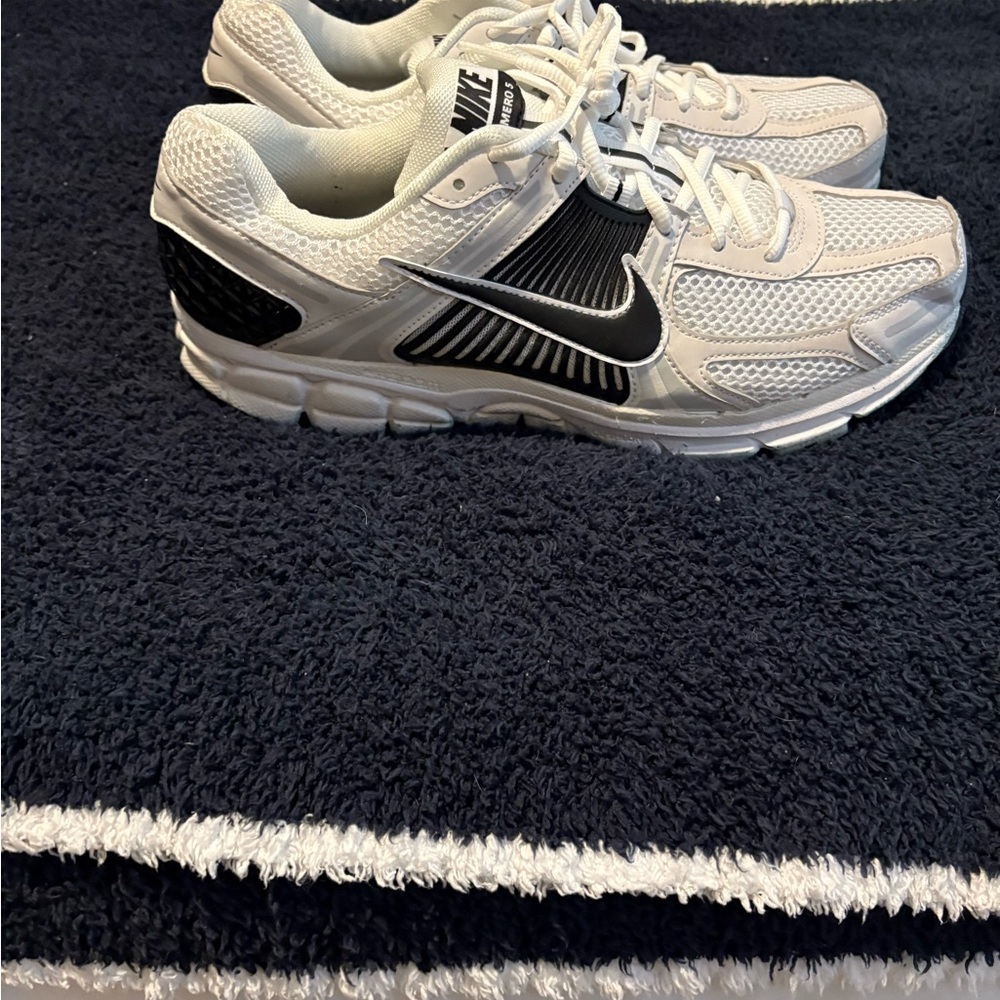 Nike Zoom Vomero 5